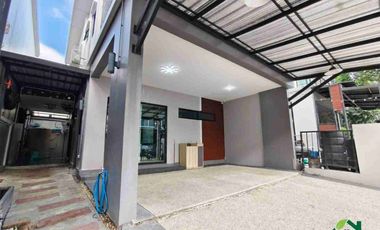 For sale 3 bedrooms townhouse in Mueang Samut Prakan, Samut Prakan