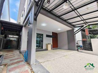 For sale 3 bedrooms townhouse in Mueang Samut Prakan, Samut Prakan