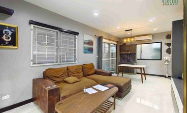 For sale 3 bedrooms townhouse in Mueang Samut Prakan, Samut Prakan