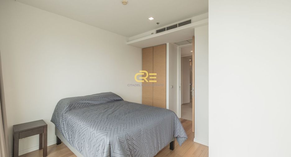 Condo en alquiler y en venta de 3 habitaciones en Sathon, Bangkok