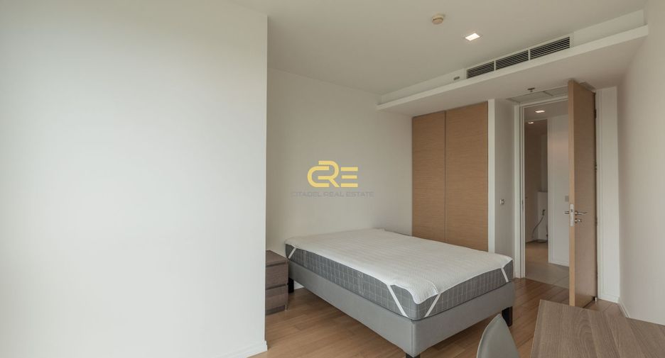 Condo en alquiler y en venta de 3 habitaciones en Sathon, Bangkok