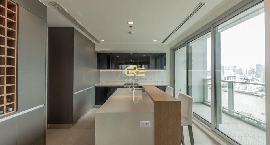 Condo en alquiler y en venta de 3 habitaciones en Sathon, Bangkok