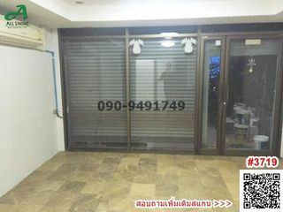 For rent 3 Beds retail Space in Mueang Nonthaburi, Nonthaburi