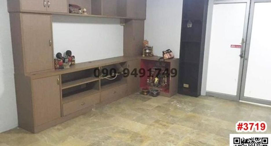 For rent 3 Beds retail Space in Mueang Nonthaburi, Nonthaburi