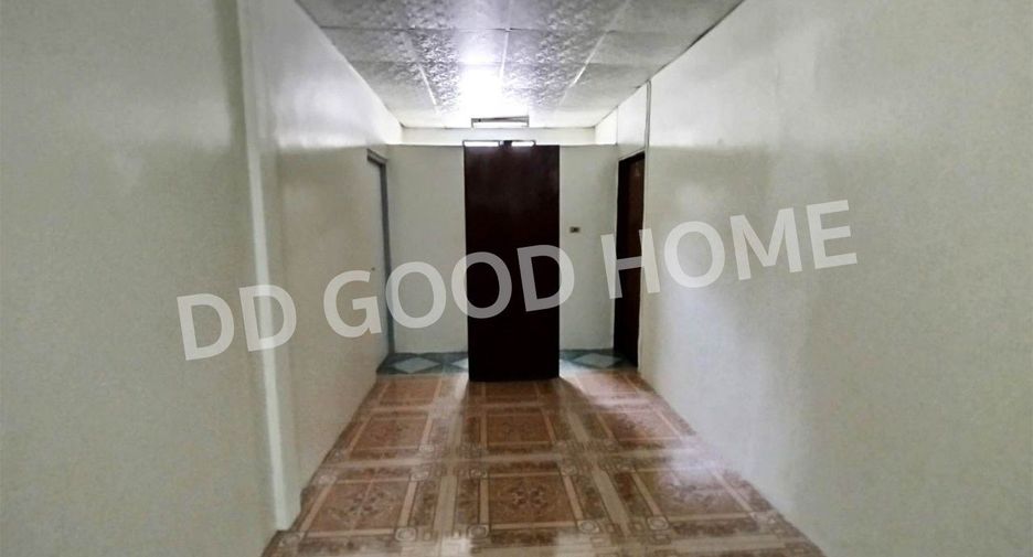 For sale 4 ベッドルーム townhouse in Krathum Baen, Samut Sakhon