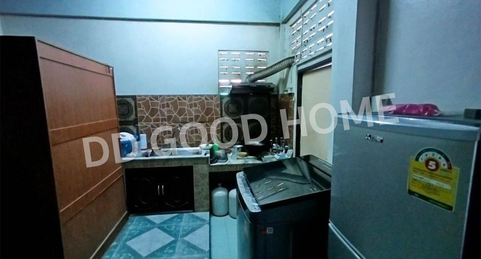 For sale 4 ベッドルーム townhouse in Krathum Baen, Samut Sakhon