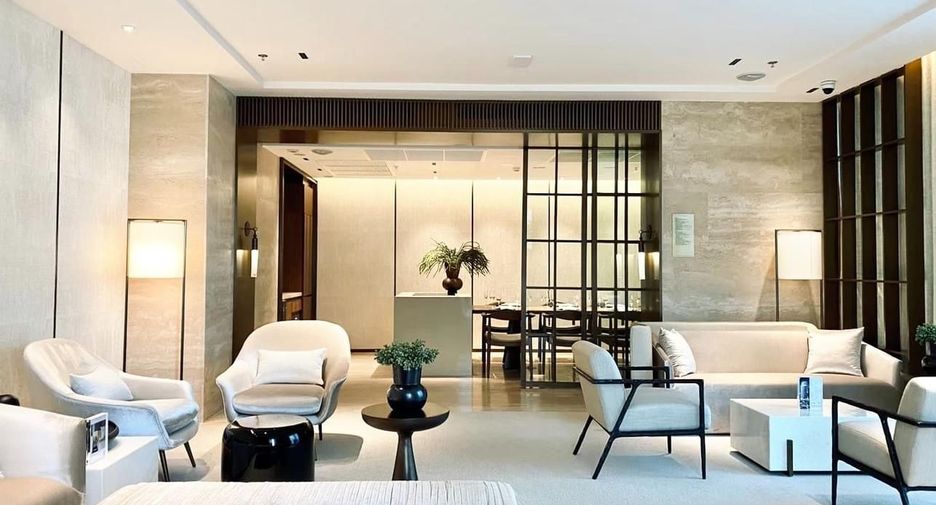 For sale 1 bed condo in Khlong Toei, Bangkok