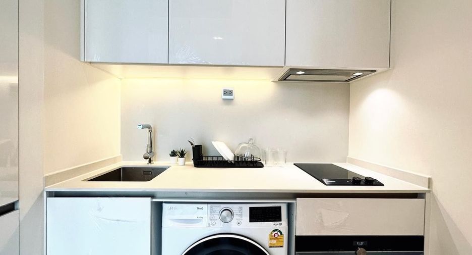 For sale 1 bed condo in Khlong Toei, Bangkok