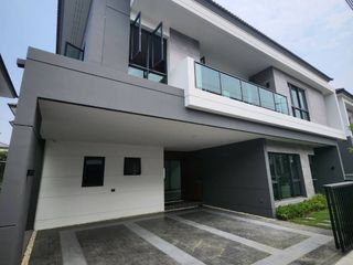 Casa en alquiler y en venta de 3 habitaciones en Bang Phli, Samut Prakan