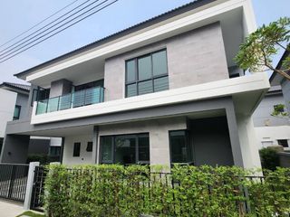 Casa en alquiler y en venta de 3 habitaciones en Bang Phli, Samut Prakan