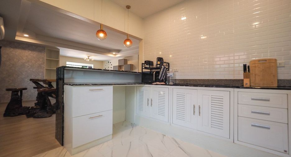 Haus zum Kauf mit 3 Zimmer in Bang Lamung, Chonburi
