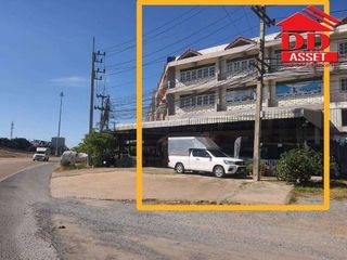 For sale 2 bed retail Space in Mueang Sing Buri, Sing Buri