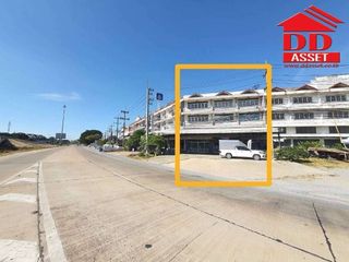 For sale 2 bed retail Space in Mueang Sing Buri, Sing Buri