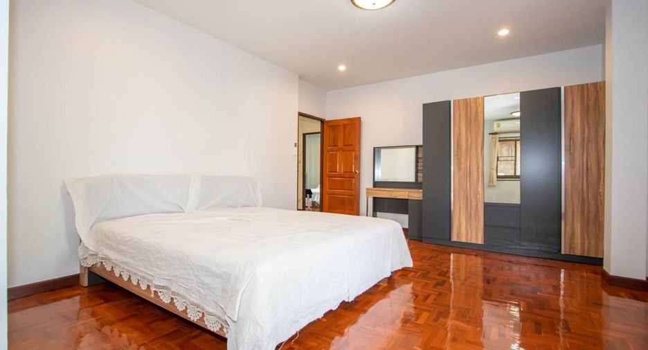 For sale 4 ベッドルーム house in San Sai, Chiang Mai