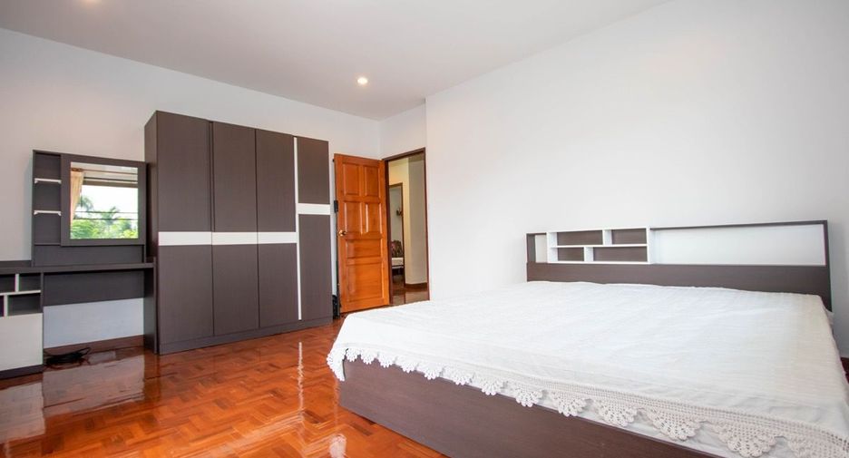 For sale 4 ベッドルーム house in San Sai, Chiang Mai