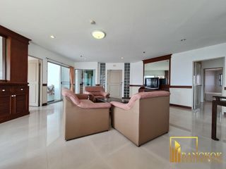 For rent 3 bedrooms apartment in Khlong Toei, Bangkok