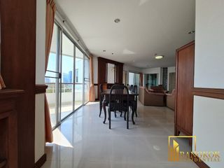 For rent 3 bedrooms apartment in Khlong Toei, Bangkok