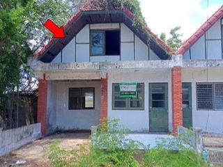 Casa adosada en venta de 2 habitaciones en Tha Yang, Phetchaburi