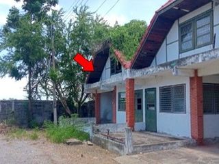 Casa adosada en venta de 2 habitaciones en Tha Yang, Phetchaburi