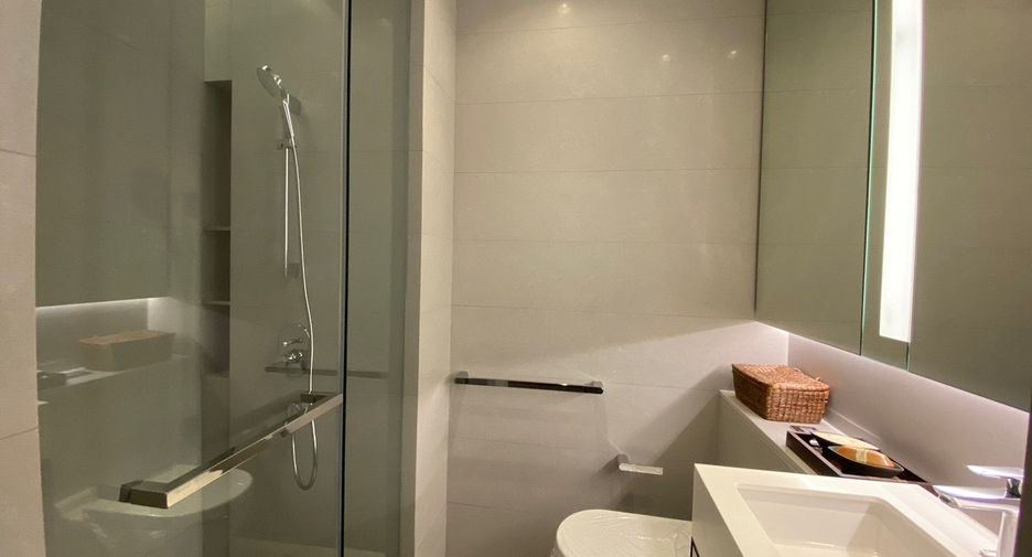 For rent 3 bedrooms condo in Watthana, Bangkok