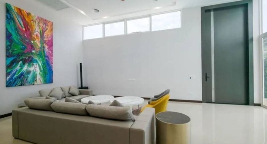 For rent 4 bedrooms villa in Mueang Phuket, Phuket