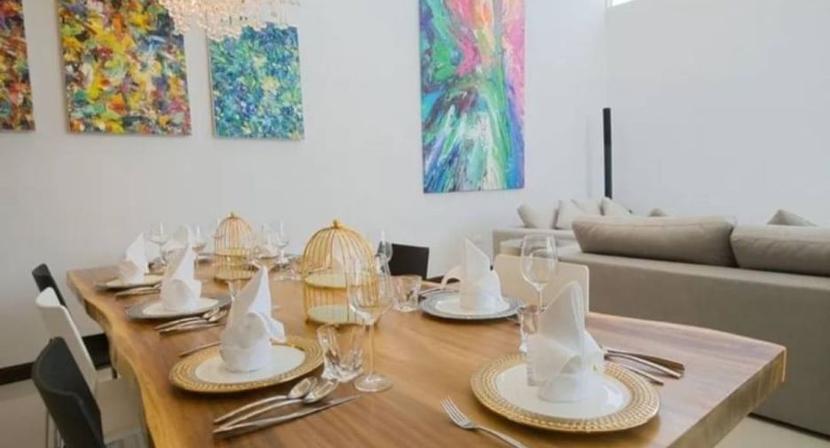 For rent 4 bedrooms villa in Mueang Phuket, Phuket