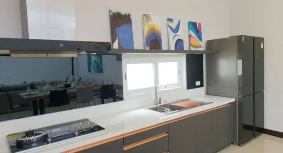 For rent 4 bedrooms villa in Mueang Phuket, Phuket