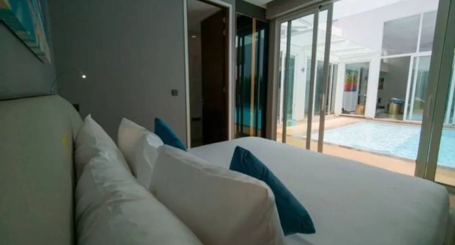 For rent 4 bedrooms villa in Mueang Phuket, Phuket