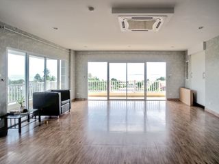 For sale 3 bed condo in Klaeng, Rayong