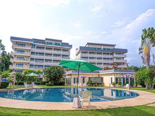 For sale 3 bed condo in Klaeng, Rayong