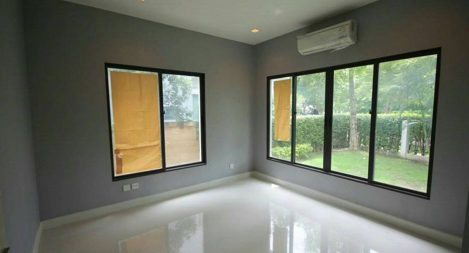 For sale 5 bedrooms house in Bang Kapi, Bangkok
