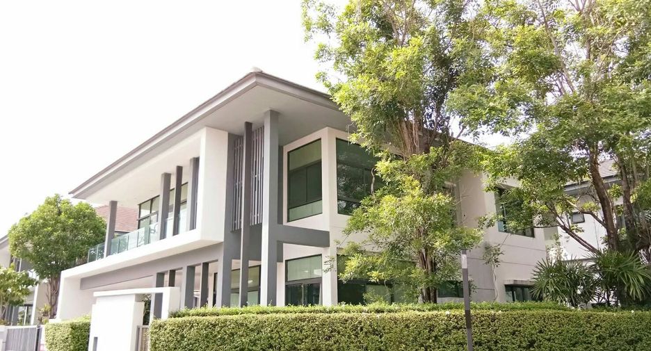 For sale 5 bedrooms house in Bang Kapi, Bangkok