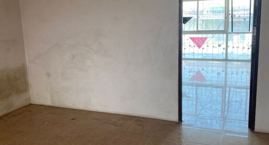 For sale 3 ベッドルーム retail Space in Pluak Daeng, Rayong