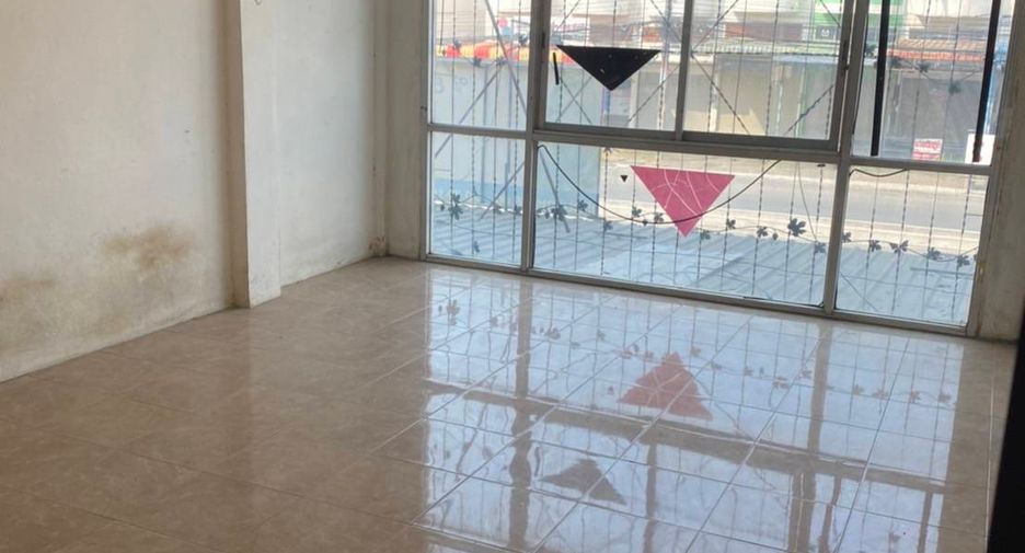 For sale 3 ベッドルーム retail Space in Pluak Daeng, Rayong