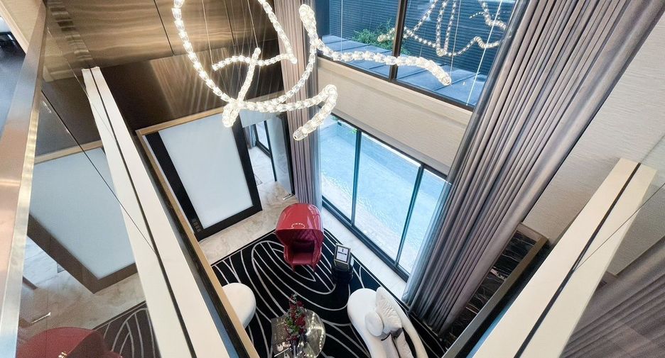 Casa en venta de 4 habitaciones en Bang Kapi, Bangkok