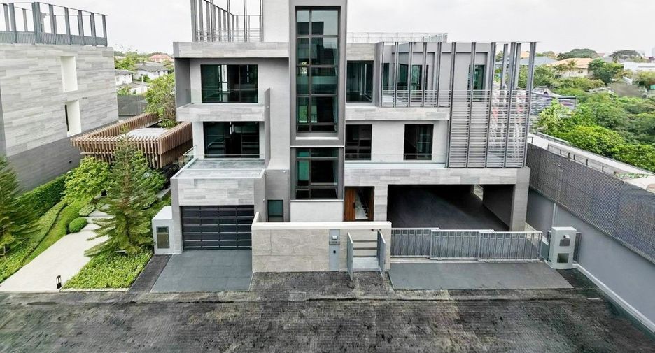 Casa en venta de 4 habitaciones en Bang Kapi, Bangkok