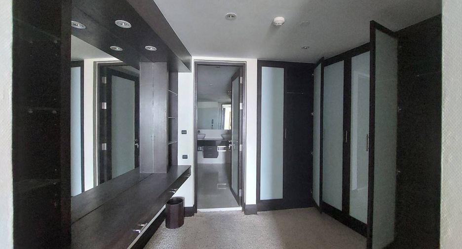 For rent and for sale 2 bedrooms condo in Sathon, Bangkok