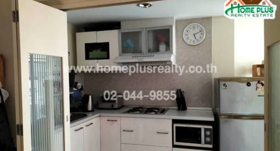 For sale 3 bedrooms condo in Yan Nawa, Bangkok