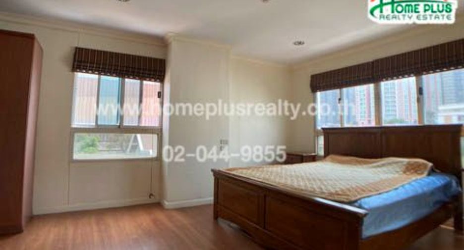 For sale 3 bedrooms condo in Yan Nawa, Bangkok
