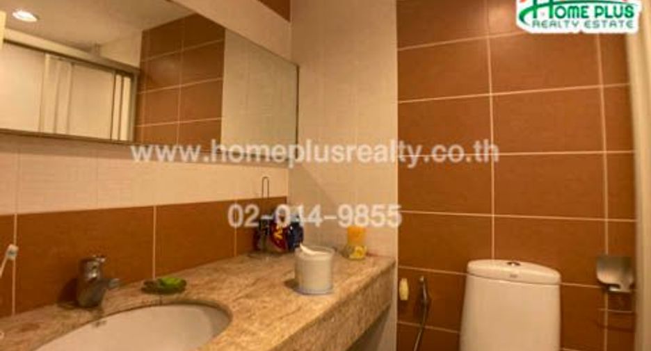 For sale 3 bedrooms condo in Yan Nawa, Bangkok