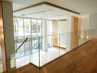 Продажа 4 спальни кондо в Кхлонг Тоеи, Бангкок