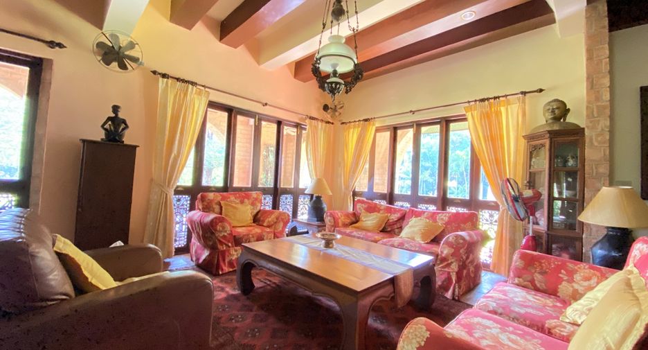 For rent and for sale 6 bedrooms house in San Sai, Chiang Mai