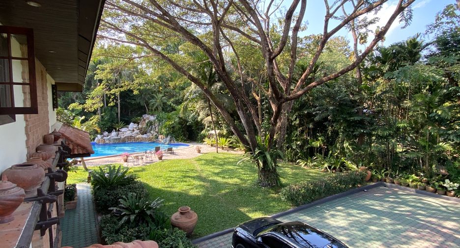 For rent and for sale 6 bedrooms house in San Sai, Chiang Mai