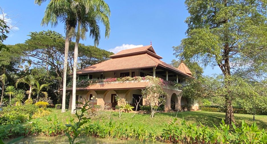 For rent and for sale 6 bedrooms house in San Sai, Chiang Mai