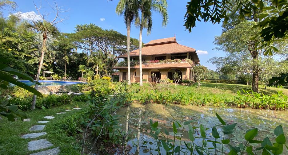For rent and for sale 6 bedrooms house in San Sai, Chiang Mai