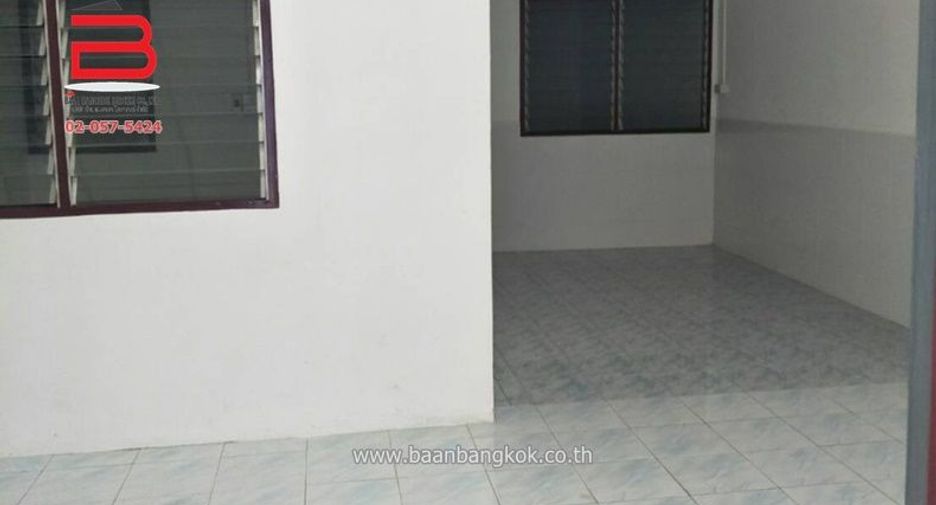 Reihenhaus zum Kauf mit 2 Zimmer in Lak Si, Bangkok