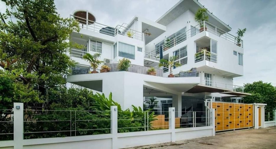 For sale 6 bed house in North Pattaya, Pattaya