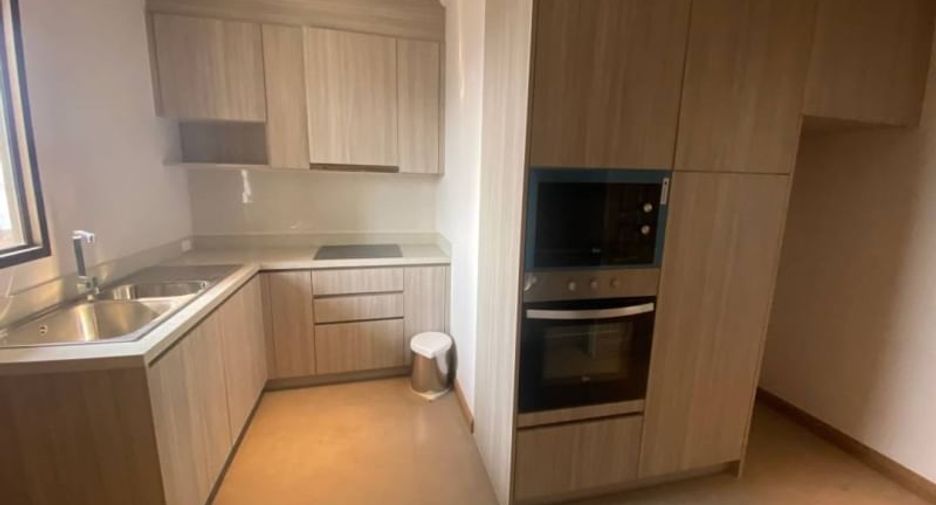 For rent 3 bedrooms condo in Bang Rak, Bangkok