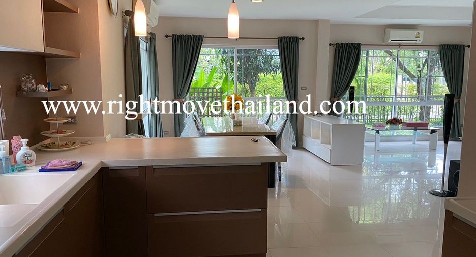 For rent 3 bedrooms house in Phasi Charoen, Bangkok