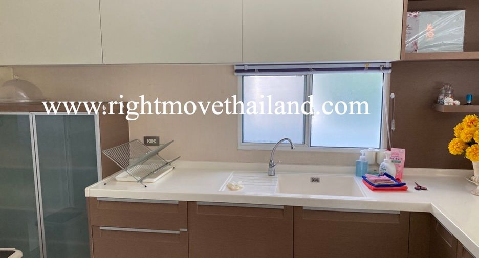 For rent 3 bedrooms house in Phasi Charoen, Bangkok
